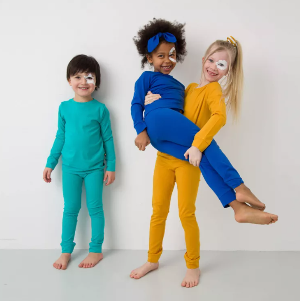piżamy dla dziewczynek w różnych kolorach